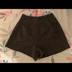 High-waisted Grey Shorts